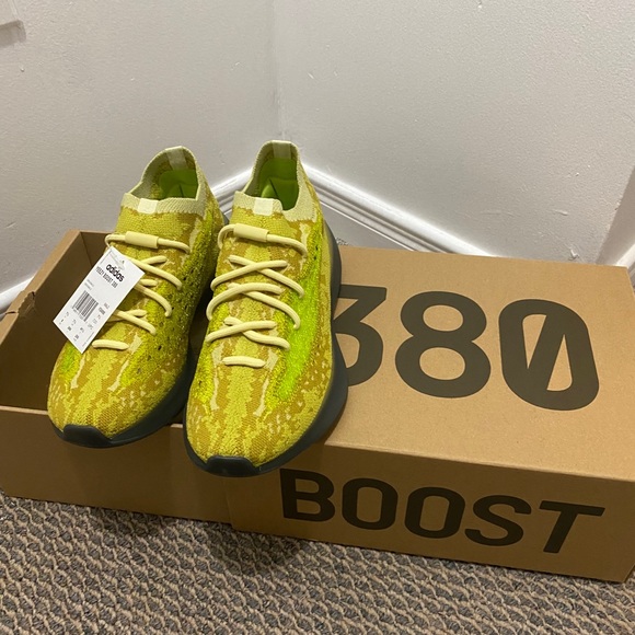 yeezy boost 38